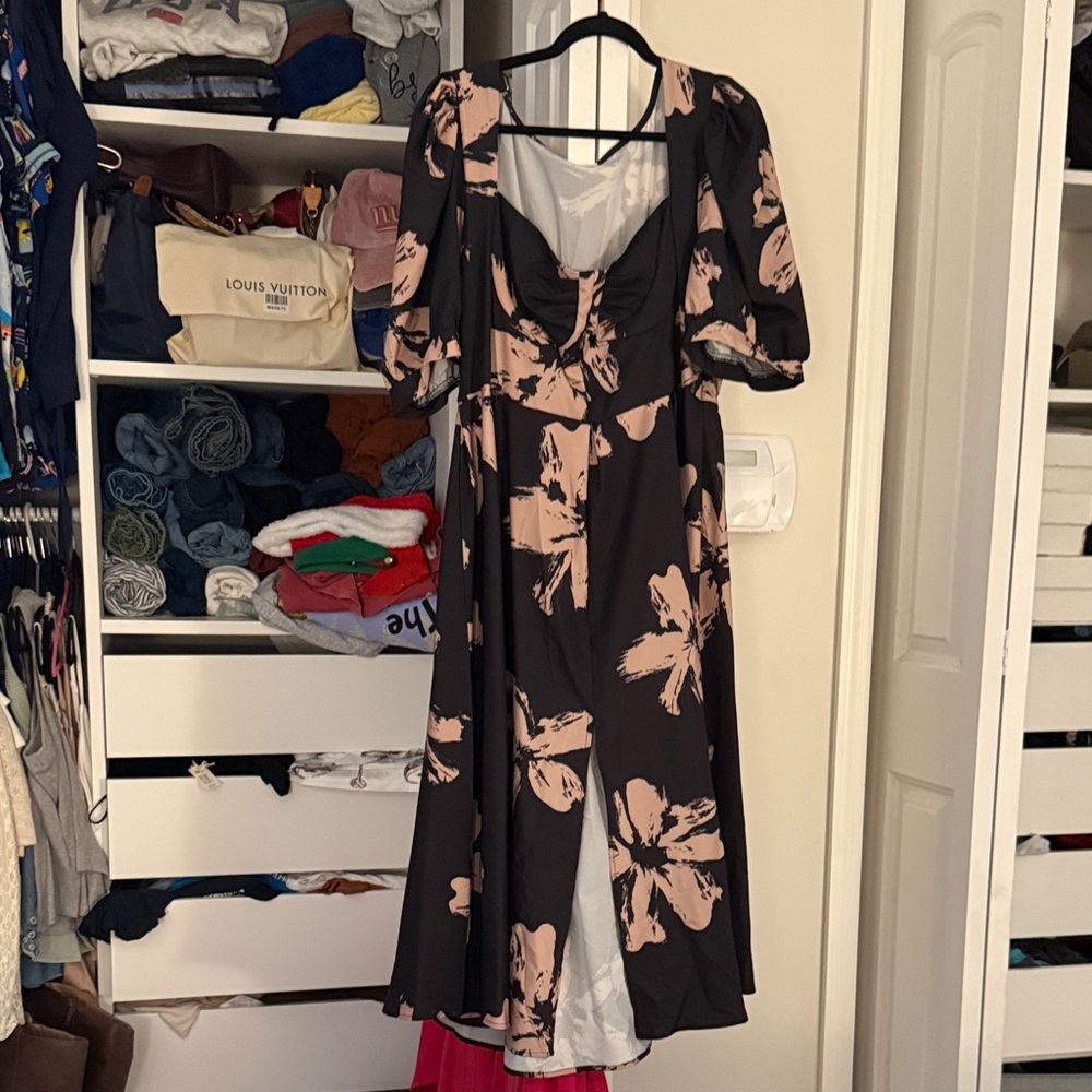 Floral Black and Tan Dress - Picture 2 of 2